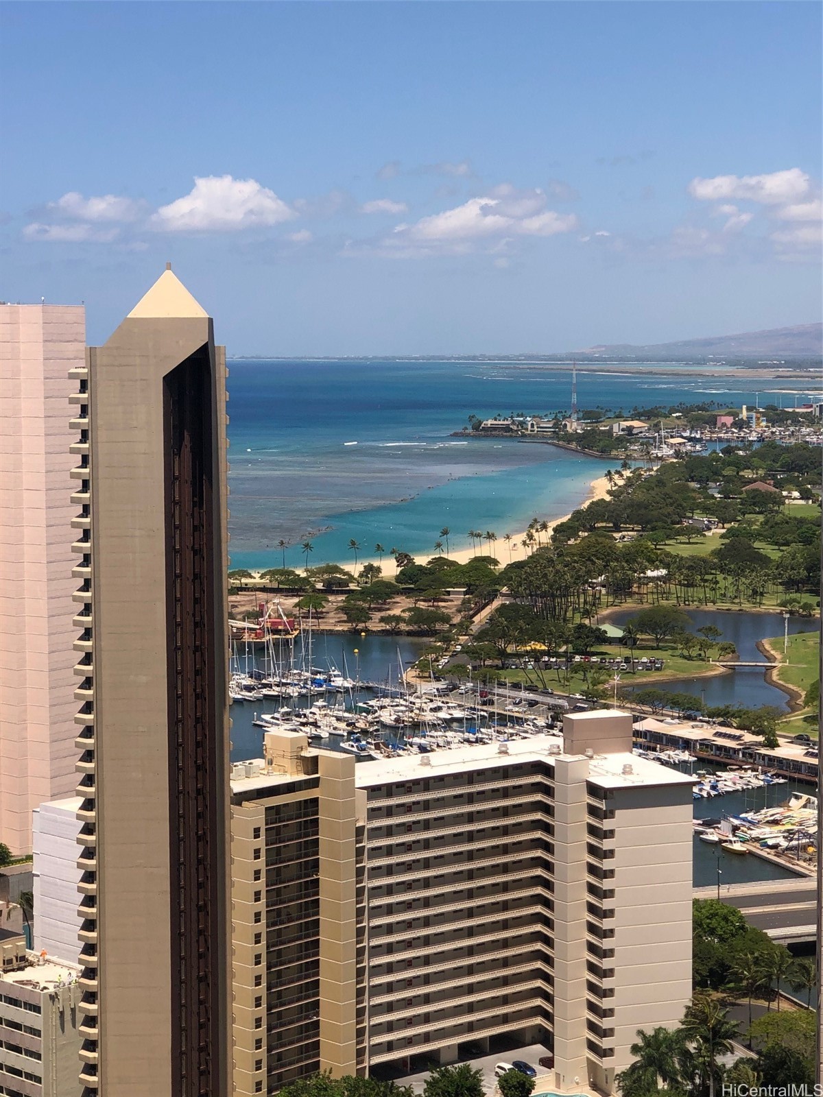 411 Hobron Lane 3908