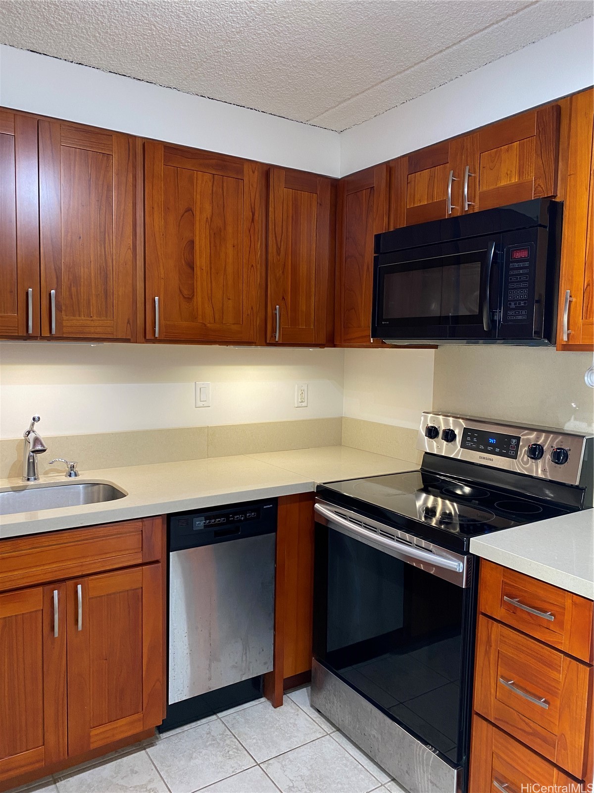 430 Keoniana Street 912