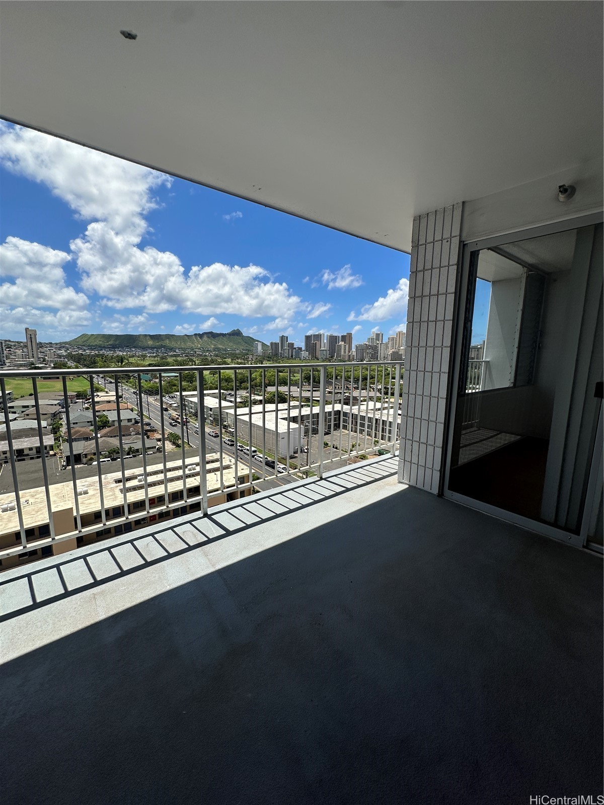2542 Date Street 1004