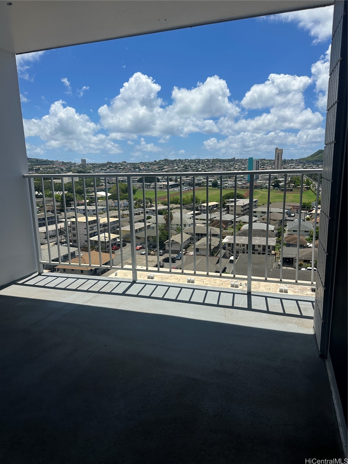 2542 Date Street 1004