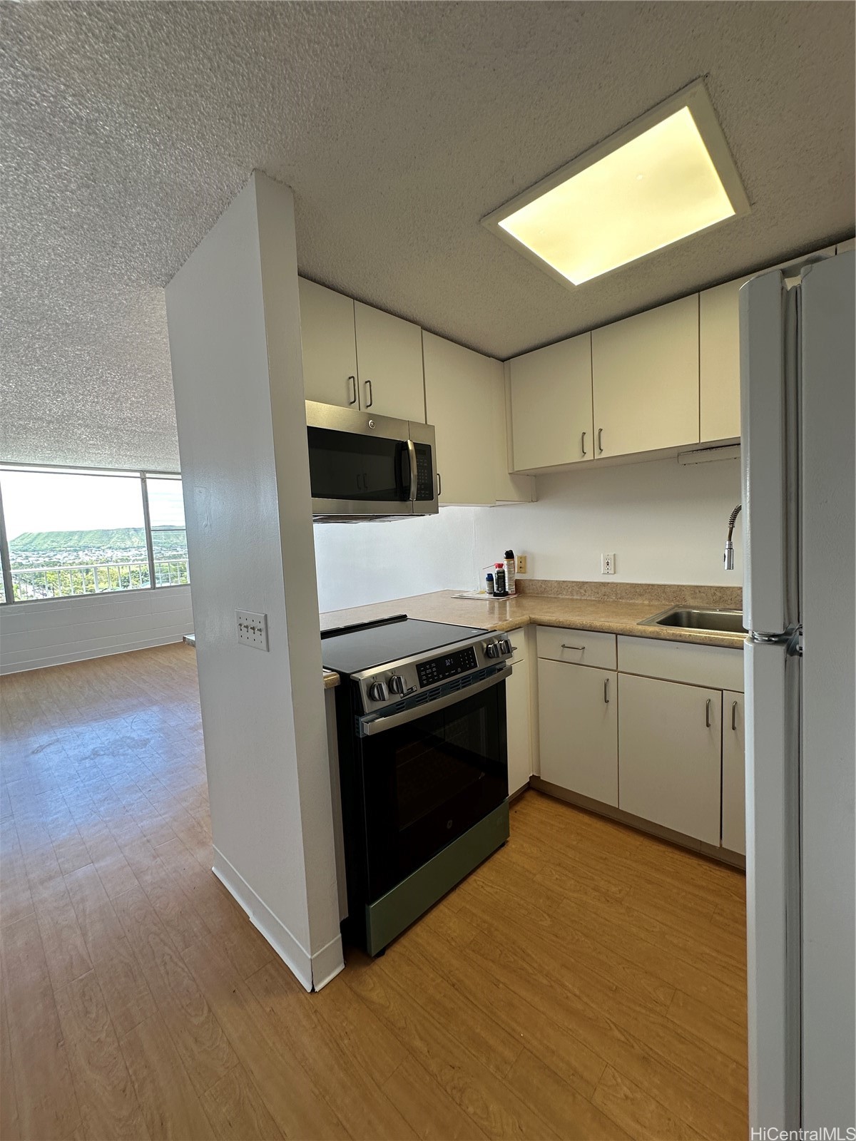 2542 Date Street 1004