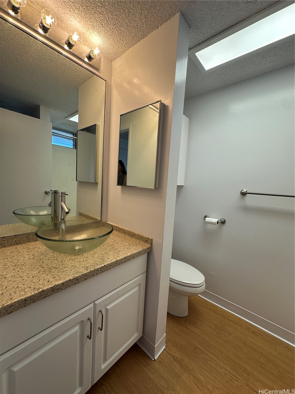 2542 Date Street 1004