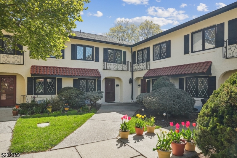 9N Dorado Dr