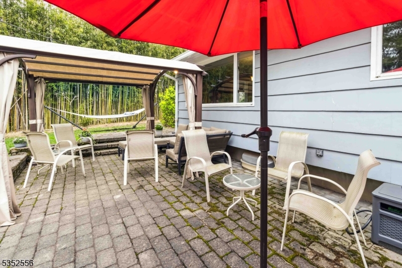 18 Oak Park Dr