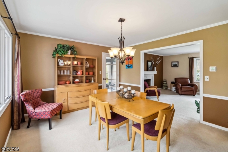 18 Oak Park Dr