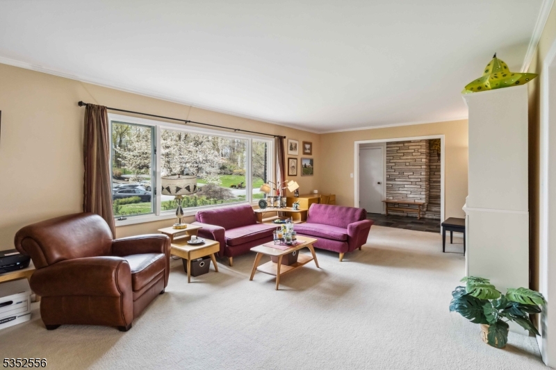 18 Oak Park Dr