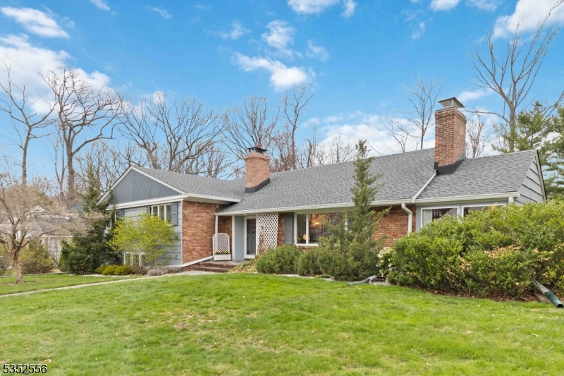 18 Oak Park Dr