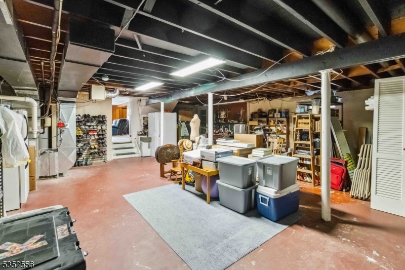 18 Oak Park Dr