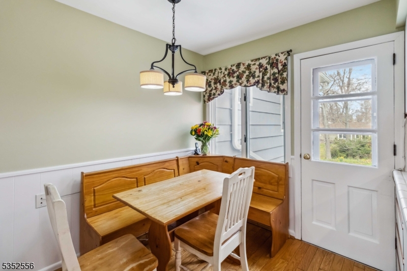 18 Oak Park Dr