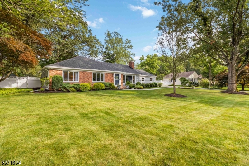 4 Allen Dr
