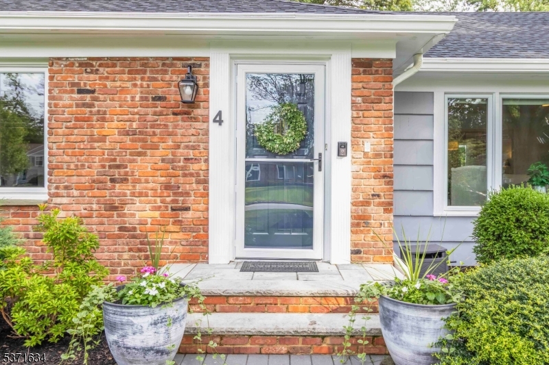 4 Allen Dr