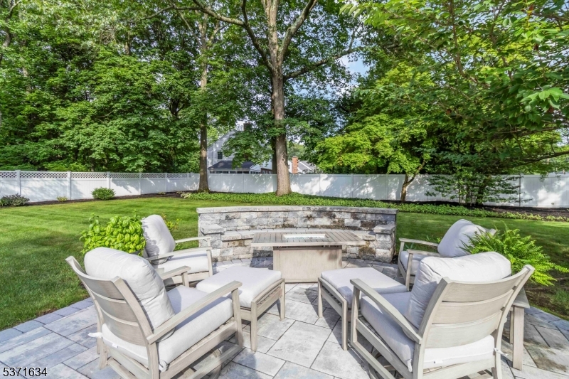 4 Allen Dr