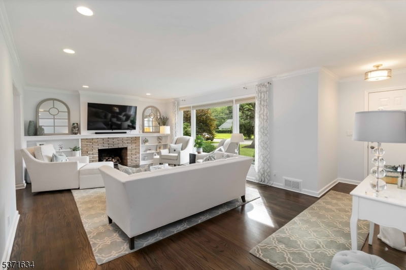 4 Allen Dr