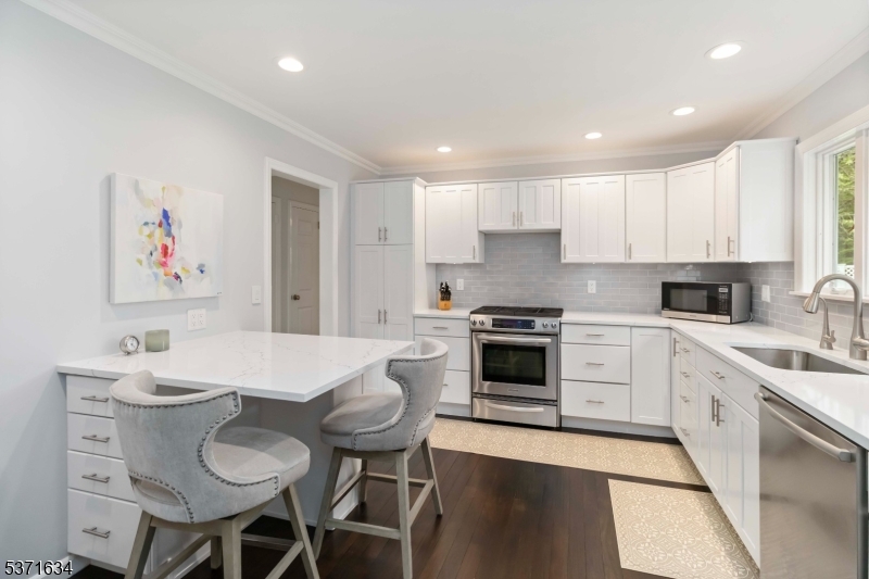 4 Allen Dr