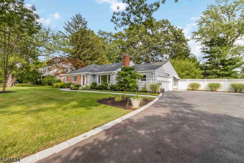 4 Allen Dr