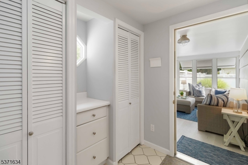 4 Allen Dr
