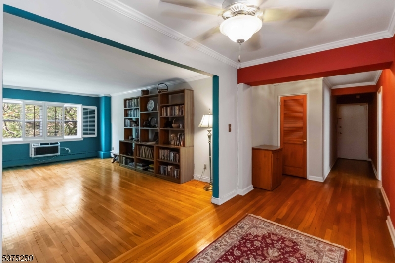 18 Springfield Ave 2B