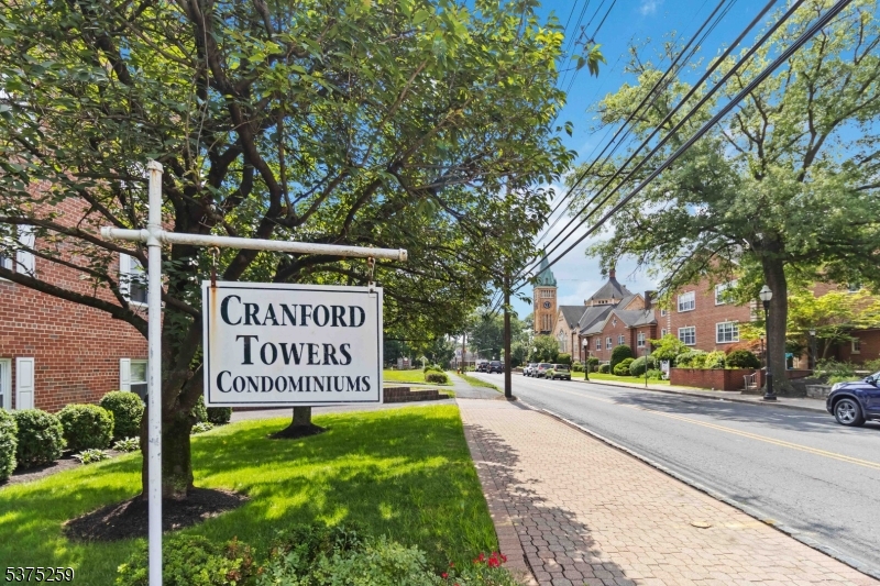 18 Springfield Ave 2B