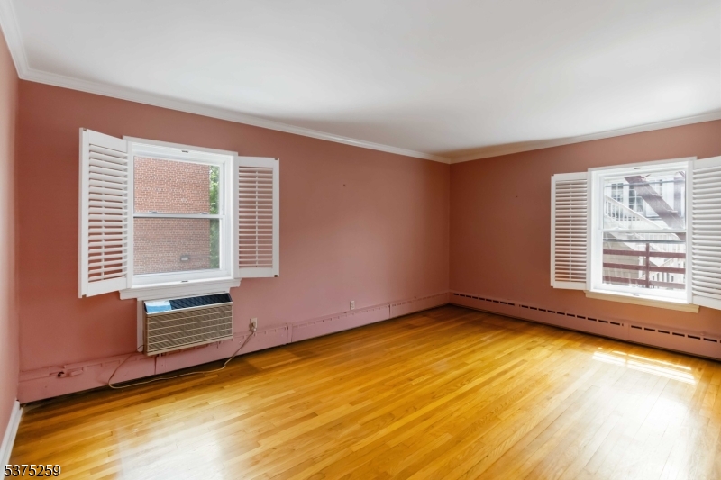 18 Springfield Ave 2B