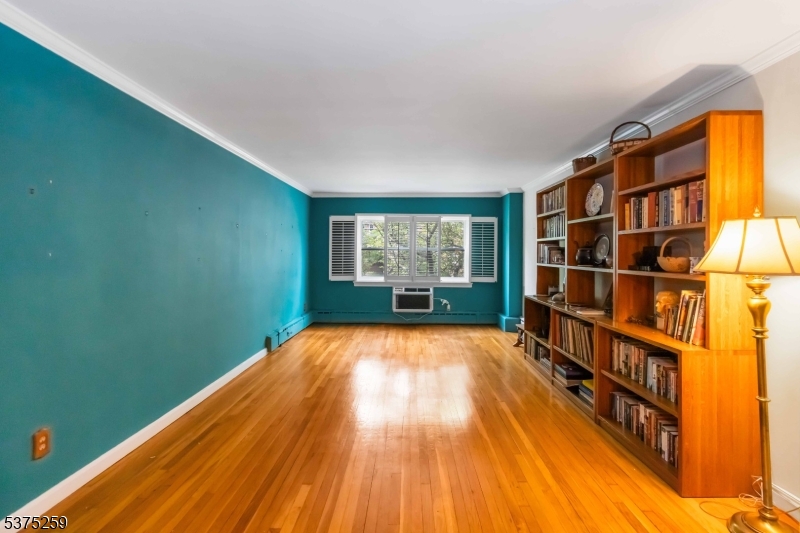 18 Springfield Ave 2B