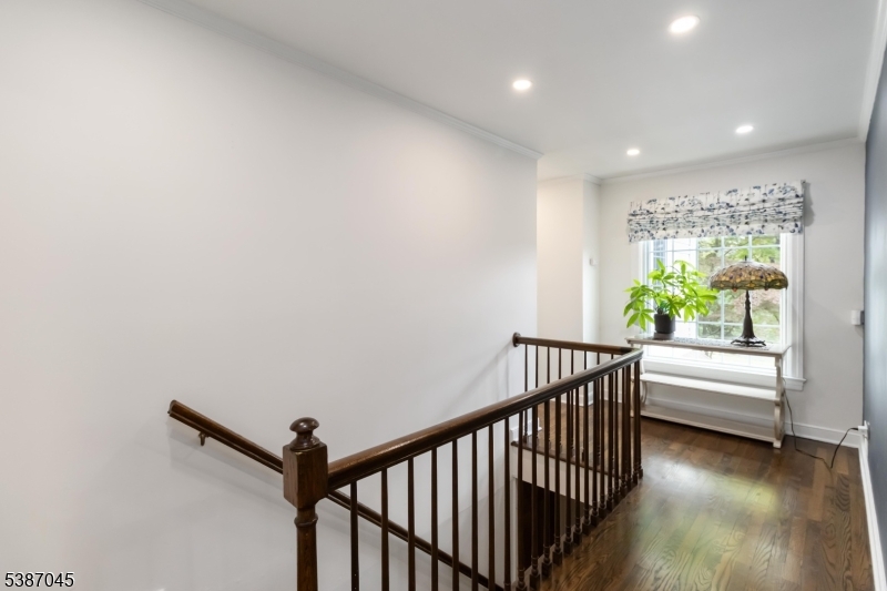 9 Valley View Rd