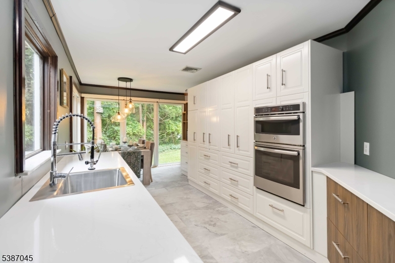 9 Valley View Rd