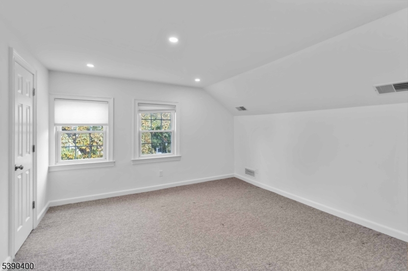 9 Watnong Rd