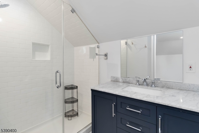 9 Watnong Rd