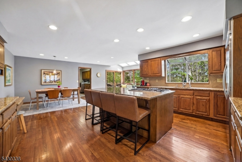 11 Hawthorne Ct