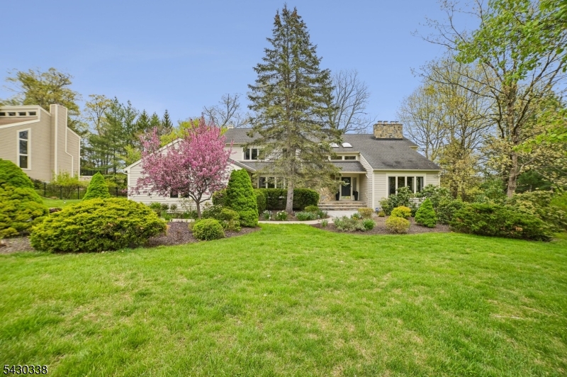 11 Hawthorne Ct