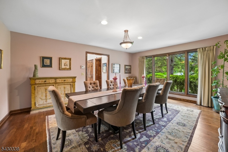 11 Hawthorne Ct