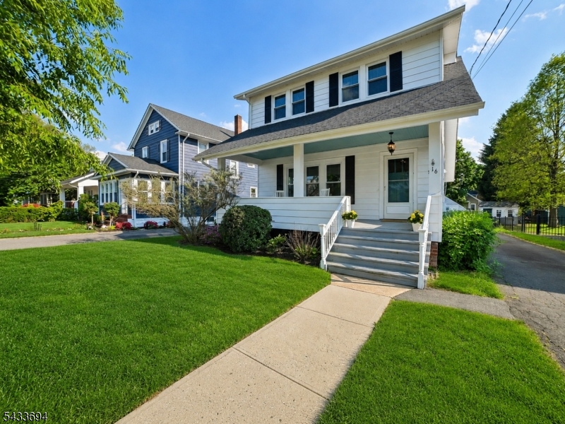 16 Fairchild Ave