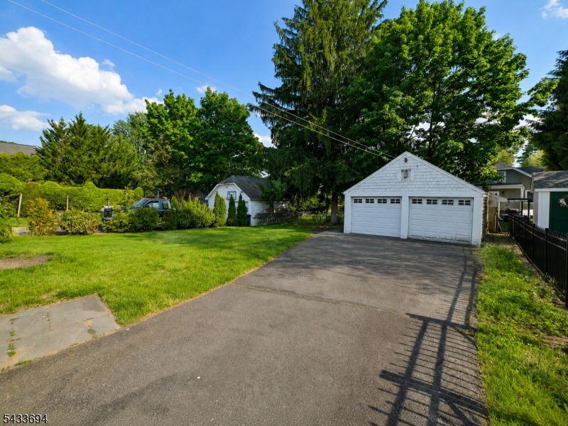 16 Fairchild Ave
