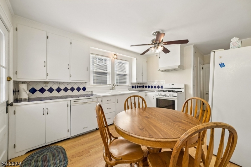 16 Fairchild Ave