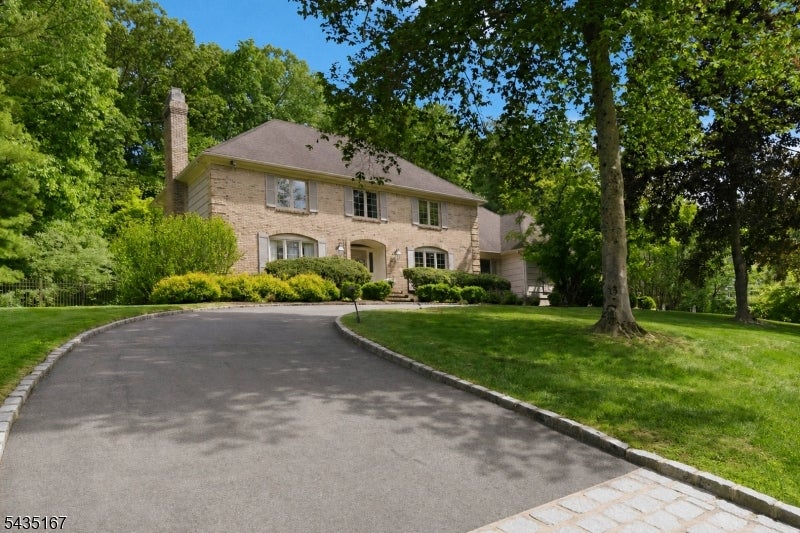 31 Laura Ln