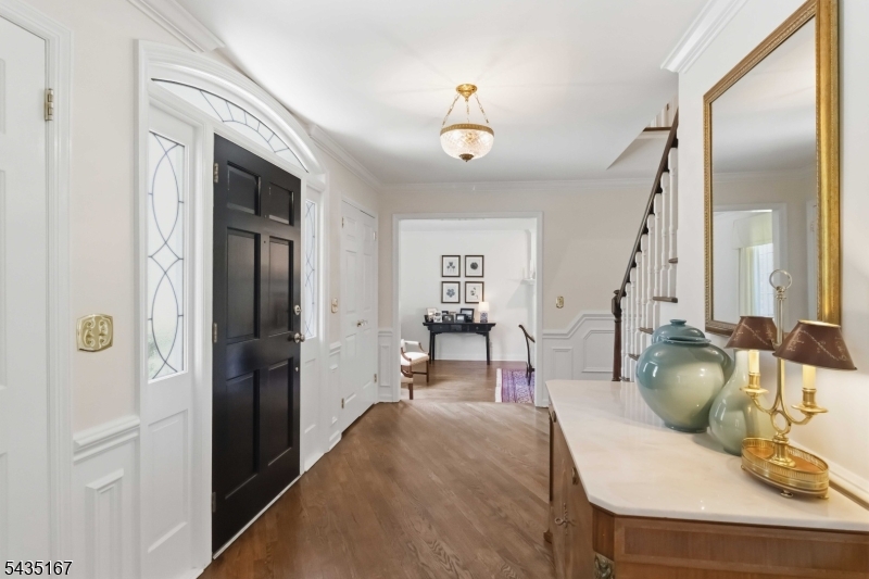 31 Laura Ln