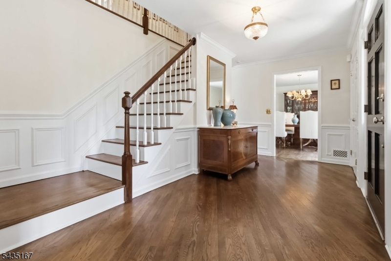 31 Laura Ln