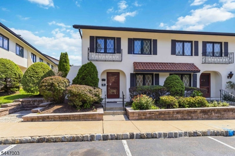 8J Dorado Dr