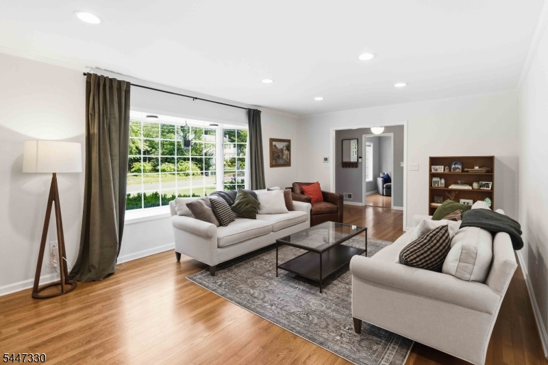 22 Symor Dr