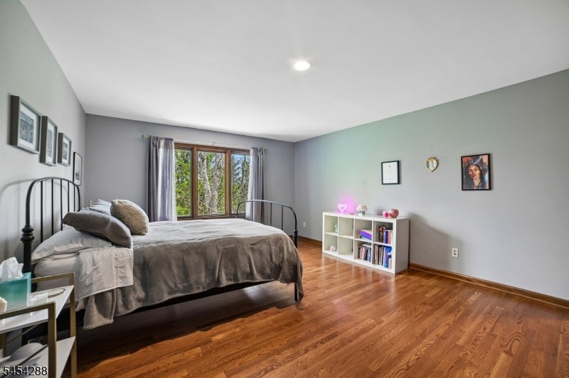 11 Hawthorne Ct