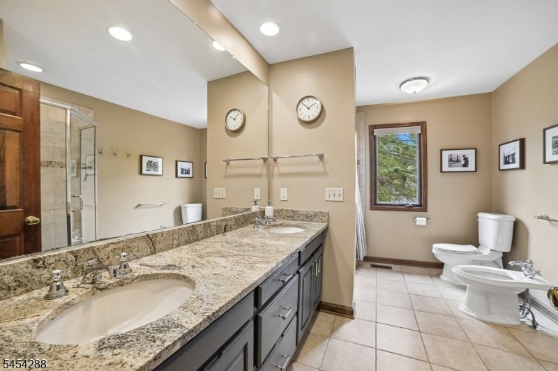 11 Hawthorne Ct