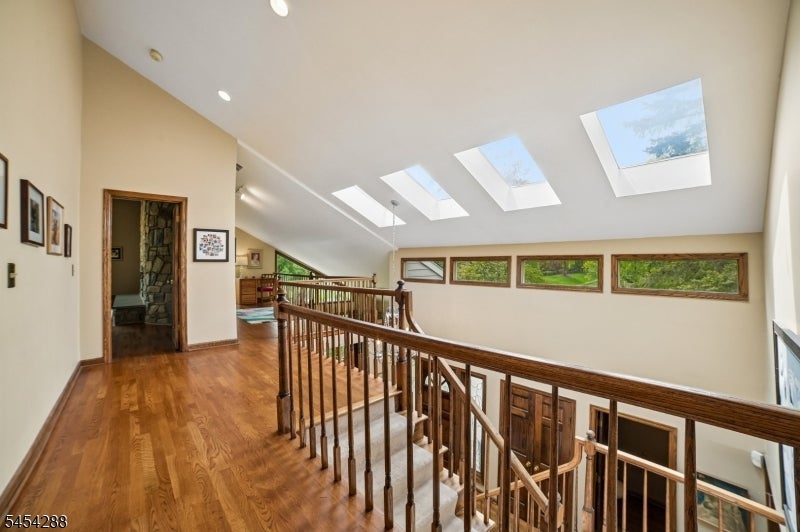 11 Hawthorne Ct