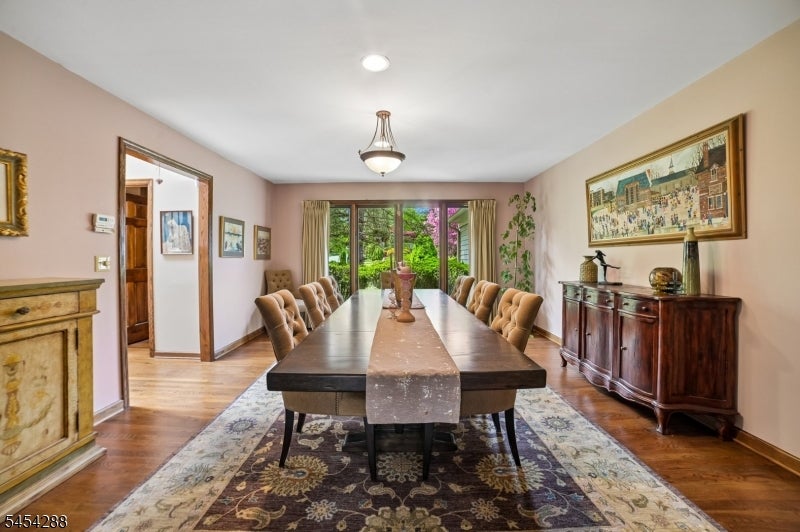 11 Hawthorne Ct