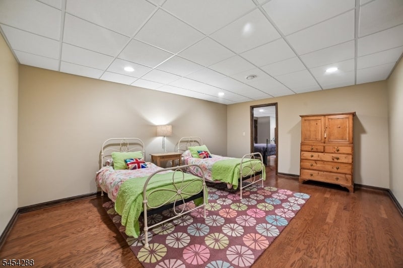 11 Hawthorne Ct