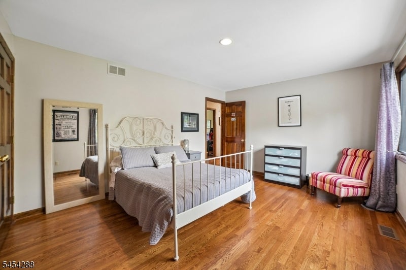 11 Hawthorne Ct