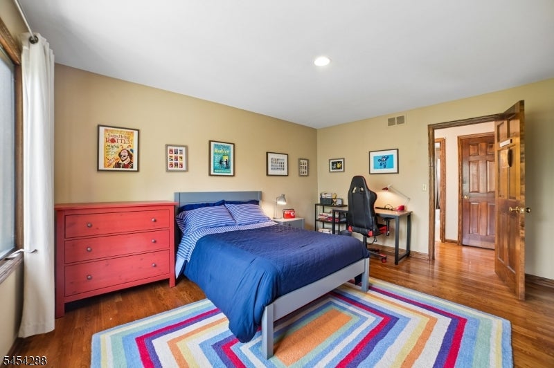11 Hawthorne Ct