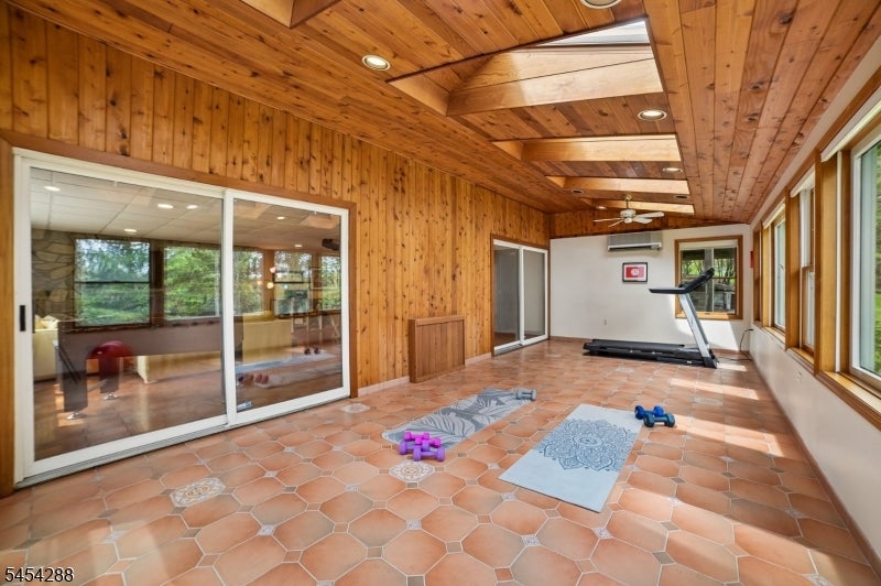 11 Hawthorne Ct