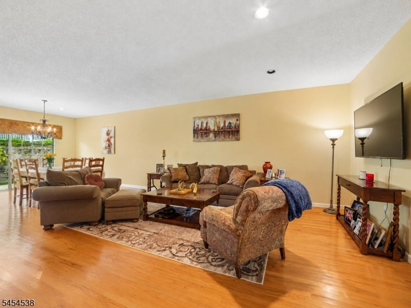 6 Hancock Dr