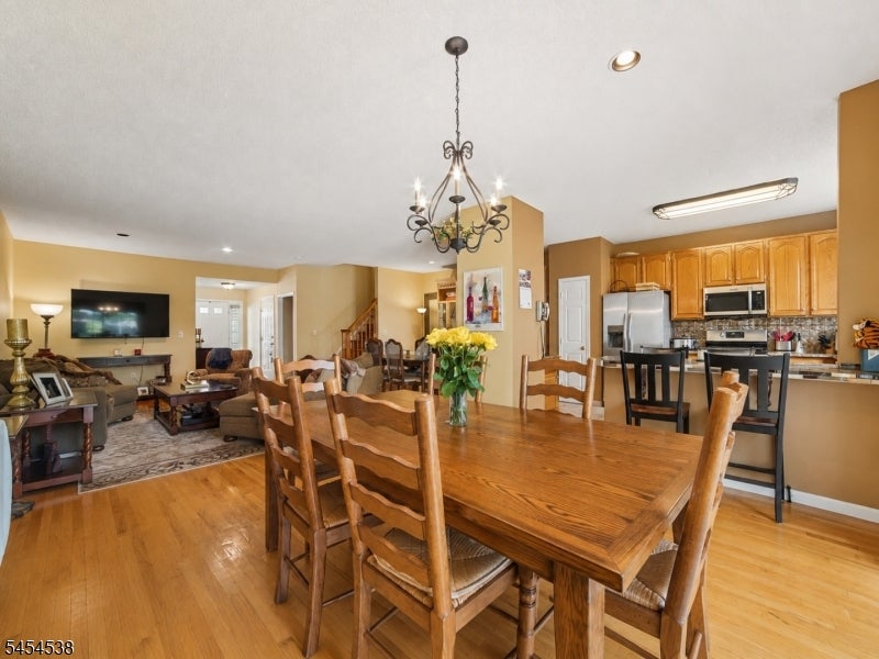 6 Hancock Dr