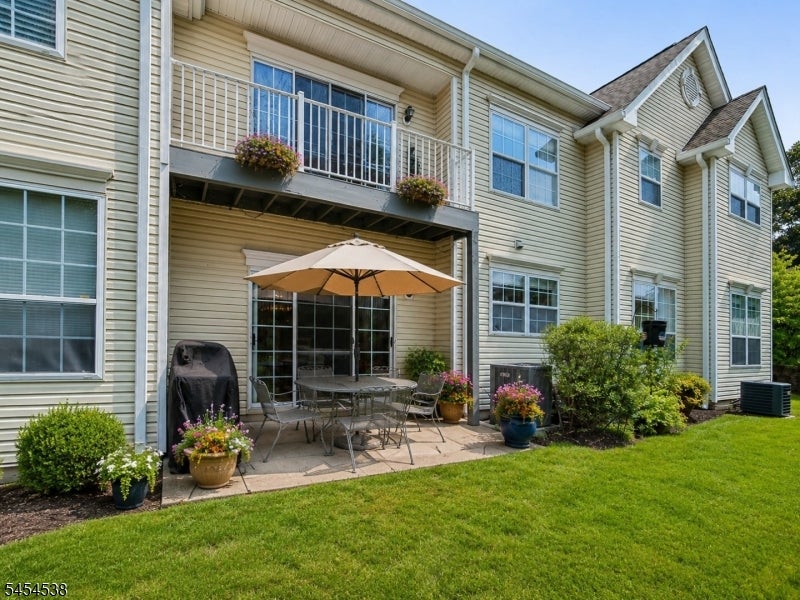 6 Hancock Dr